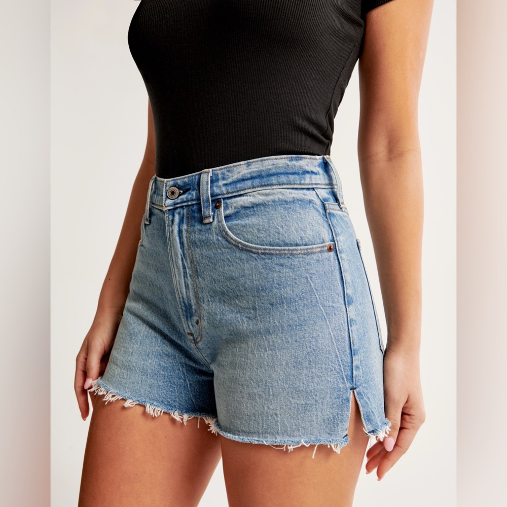 Good American Light Blue Jean Shorts